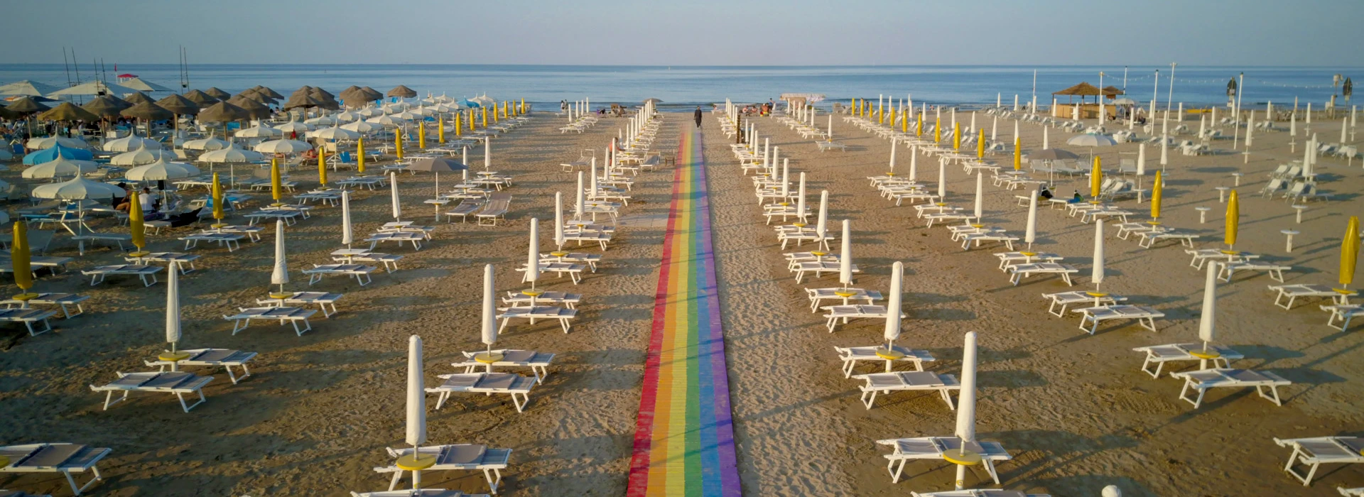 Spiaggia LGBTQ Rimini – La Community 27